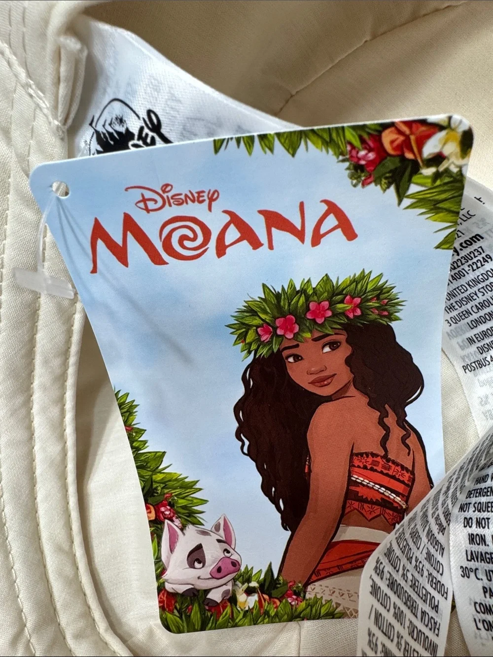 NWT Disney Parks MOANA Spotlight bucket hat. Adult size